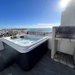 Casa Rooftop Jacuzzi And Magnificent Sea View 아파트